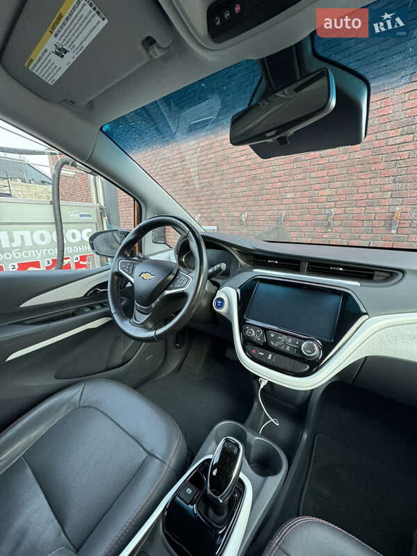 Хэтчбек Chevrolet Bolt EV 2017 в Хмельницком