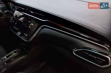 Хэтчбек Chevrolet Bolt EV 2022 в 