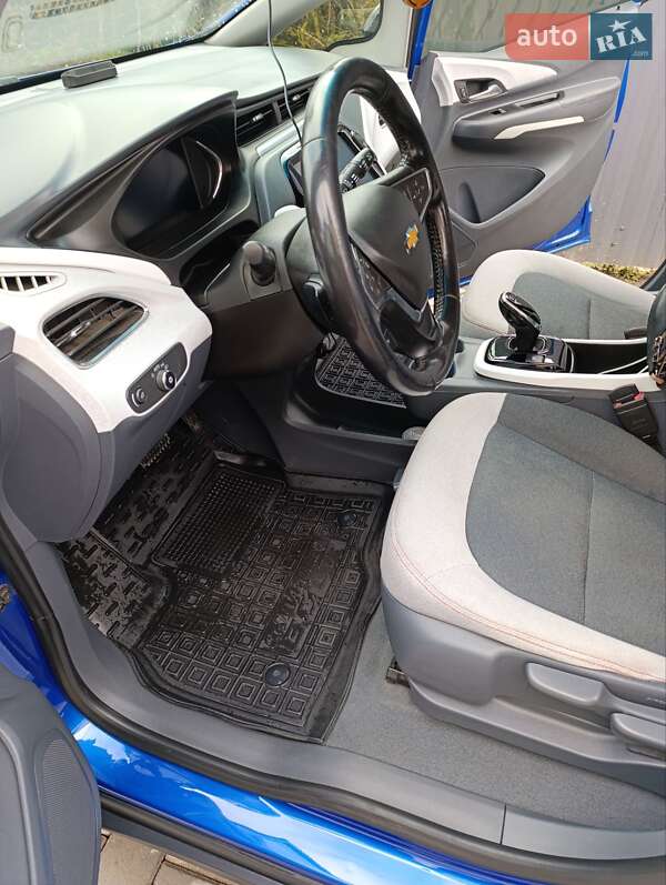 Хэтчбек Chevrolet Bolt EV 2017 в Черновцах фото 10 Хэтчбек Chevrolet Bolt EV 2017 в Черновцах