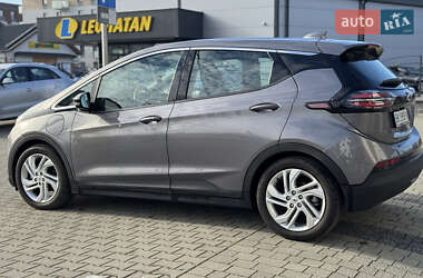 Хэтчбек Chevrolet Bolt EV 2022 в 