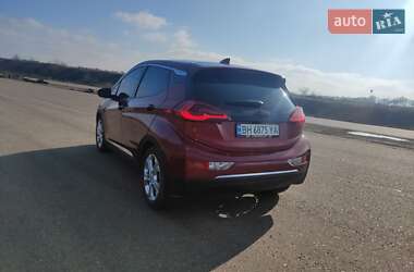 Хэтчбек Chevrolet Bolt EV 2021 в 