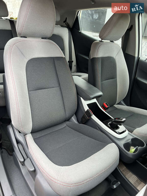 Хэтчбек Chevrolet Bolt EV 2020 в Хмельницком