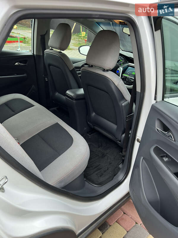 Хэтчбек Chevrolet Bolt EV 2020 в Хмельницком