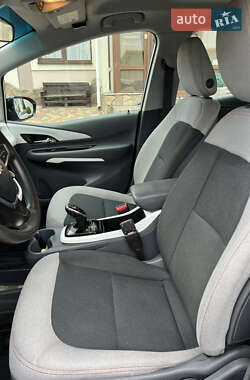 Хэтчбек Chevrolet Bolt EV 2020 в 