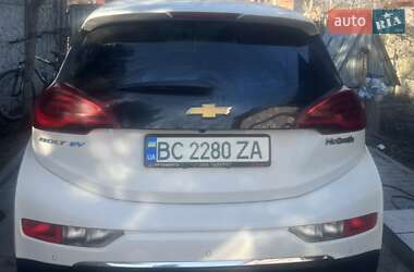 Хэтчбек Chevrolet Bolt EV 2017 в 