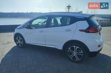 Хэтчбек Chevrolet Bolt EV 2021 в 