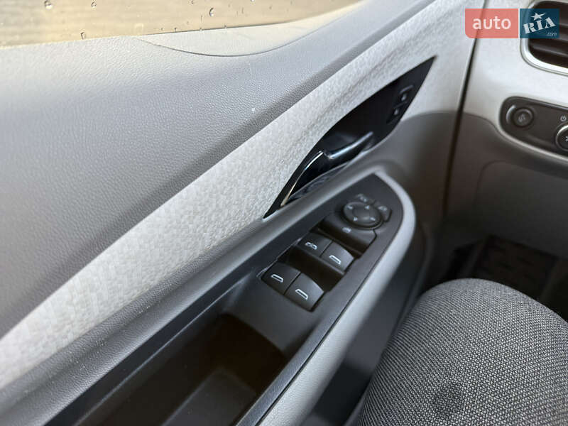 Хетчбек Chevrolet Bolt EV 2017 в Львові