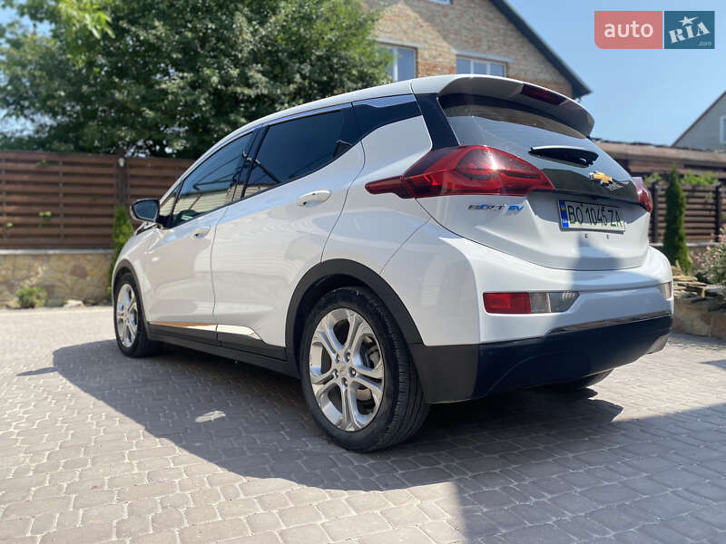 Хэтчбек Chevrolet Bolt EV 2017 в Тернополе фото 3 Хэтчбек Chevrolet Bolt EV 2017 в Тернополе