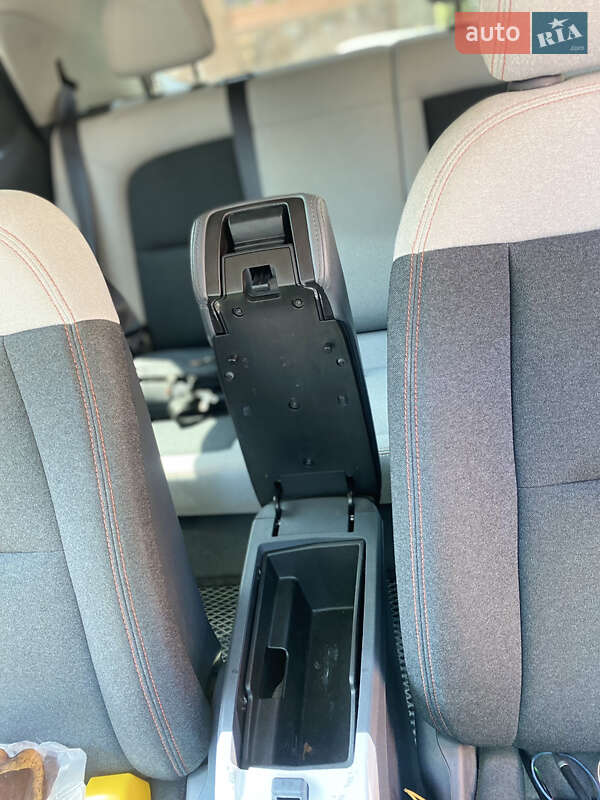 Хэтчбек Chevrolet Bolt EV 2017 в Тернополе фото 11 Хэтчбек Chevrolet Bolt EV 2017 в Тернополе