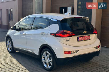 Хэтчбек Chevrolet Bolt EV 2017 в 