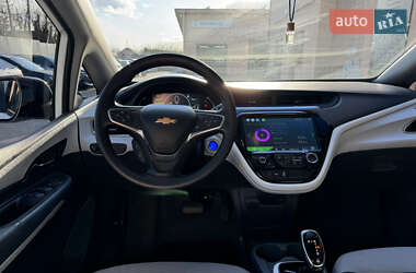 Хэтчбек Chevrolet Bolt EV 2017 в 