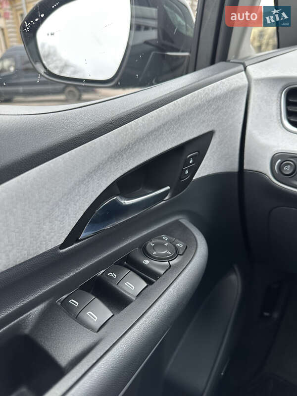 Хэтчбек Chevrolet Bolt EV 2017 в Хмельницком