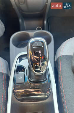 Хетчбек Chevrolet Bolt EV 2021 в 