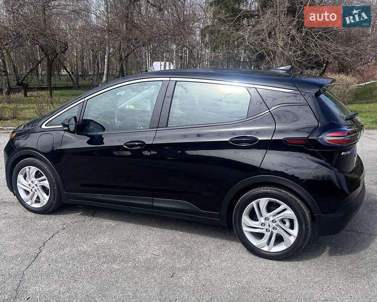 Хэтчбек Chevrolet Bolt EV 2023 в Киеве