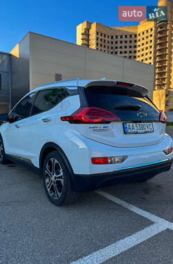 Хетчбек Chevrolet Bolt EV 2021 в 