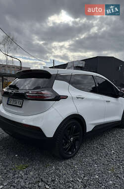 Хэтчбек Chevrolet Bolt EV 2023 в 