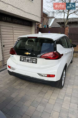 Хэтчбек Chevrolet Bolt EV 2017 в 