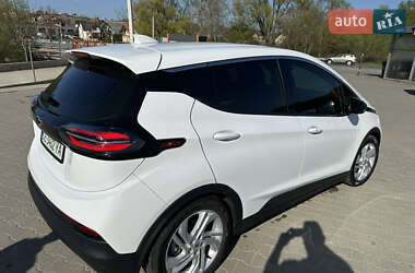 Хэтчбек Chevrolet Bolt EV 2022 в 