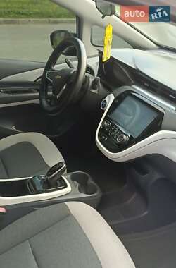 Хэтчбек Chevrolet Bolt EV 2016 в 