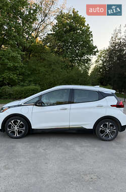 Хэтчбек Chevrolet Bolt EV 2020 в 