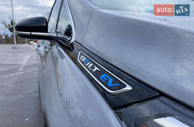 Хэтчбек Chevrolet Bolt EV 2020 в 