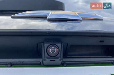 Хэтчбек Chevrolet Bolt EV 2020 в 