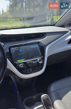 Хэтчбек Chevrolet Bolt EV 2019 в 