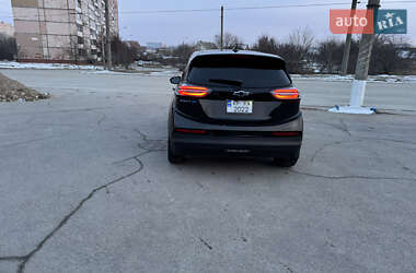 Хэтчбек Chevrolet Bolt EV 2021 в 