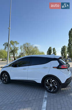 Хэтчбек Chevrolet Bolt EV 2023 в 
