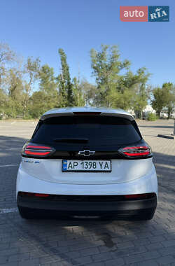 Хэтчбек Chevrolet Bolt EV 2023 в 