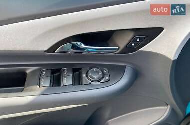 Хетчбек Chevrolet Bolt EV 2020 в 