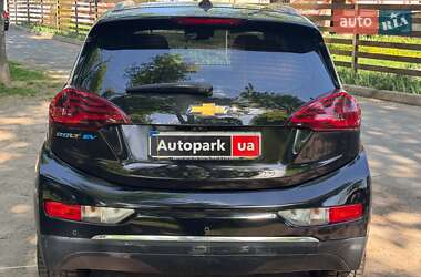 Хэтчбек Chevrolet Bolt EV 2017 в 