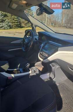Хэтчбек Chevrolet Bolt EV 2017 в 
