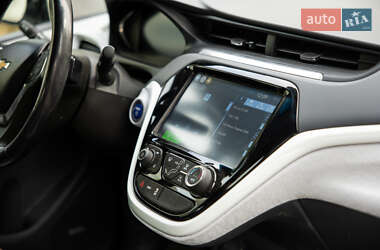 Хэтчбек Chevrolet Bolt EV 2021 в 
