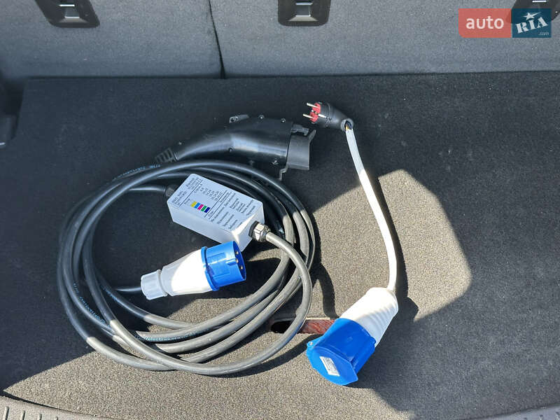 Хэтчбек Chevrolet Bolt EV 2023 в Львове фото 18 Хэтчбек Chevrolet Bolt EV 2023 в Львове