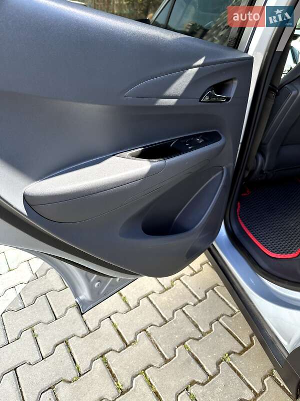 Хетчбек Chevrolet Bolt EV 2017 в Івано-Франківську