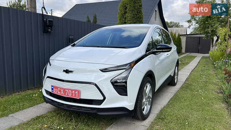 Хэтчбек Chevrolet Bolt EV 2022 в 