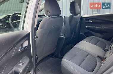 Хэтчбек Chevrolet Bolt EV 2022 в 