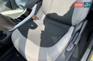 Хэтчбек Chevrolet Bolt EV 2017 в 