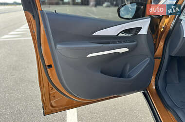 Хэтчбек Chevrolet Bolt EV 2017 в 