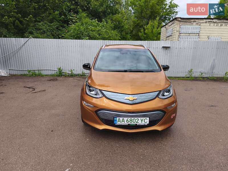 Хэтчбек Chevrolet Bolt EV 2017 в 