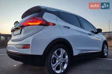 Хэтчбек Chevrolet Bolt EV 2018 в 