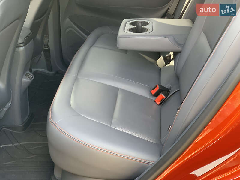 Хетчбек Chevrolet Bolt EV 2020 в Києві фото 7 Хетчбек Chevrolet Bolt EV 2020 в Києві