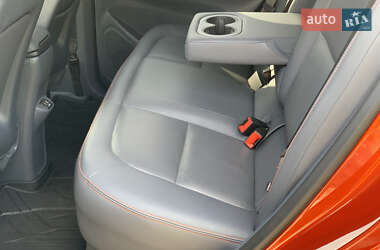 Хетчбек Chevrolet Bolt EV 2020 в 