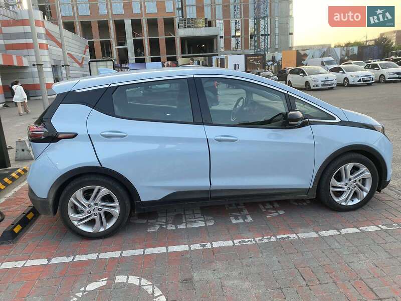 Хэтчбек Chevrolet Bolt EV 2023 в Львове