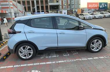 Хэтчбек Chevrolet Bolt EV 2023 в 