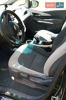 Хэтчбек Chevrolet Bolt EV 2017 в 