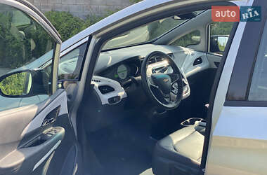 Хэтчбек Chevrolet Bolt EV 2017 в 