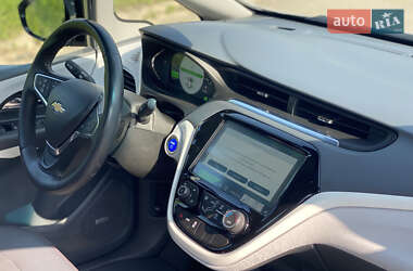 Хэтчбек Chevrolet Bolt EV 2017 в 