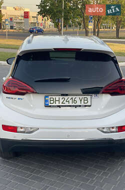 Хэтчбек Chevrolet Bolt EV 2018 в 
